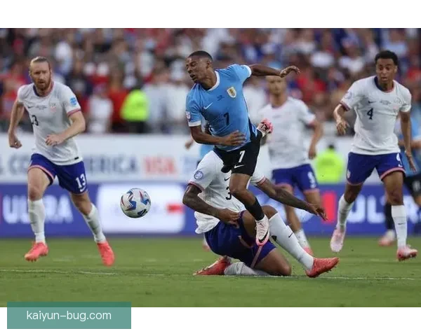 乌拉圭队边路突破表现稳健，持续增强攻击威胁